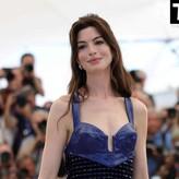 Anne Hathaway голая #1137