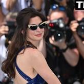 Anne Hathaway голая #1217