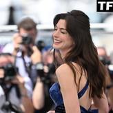 Anne Hathaway голая #1226