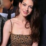 Anne Hathaway голая #1473