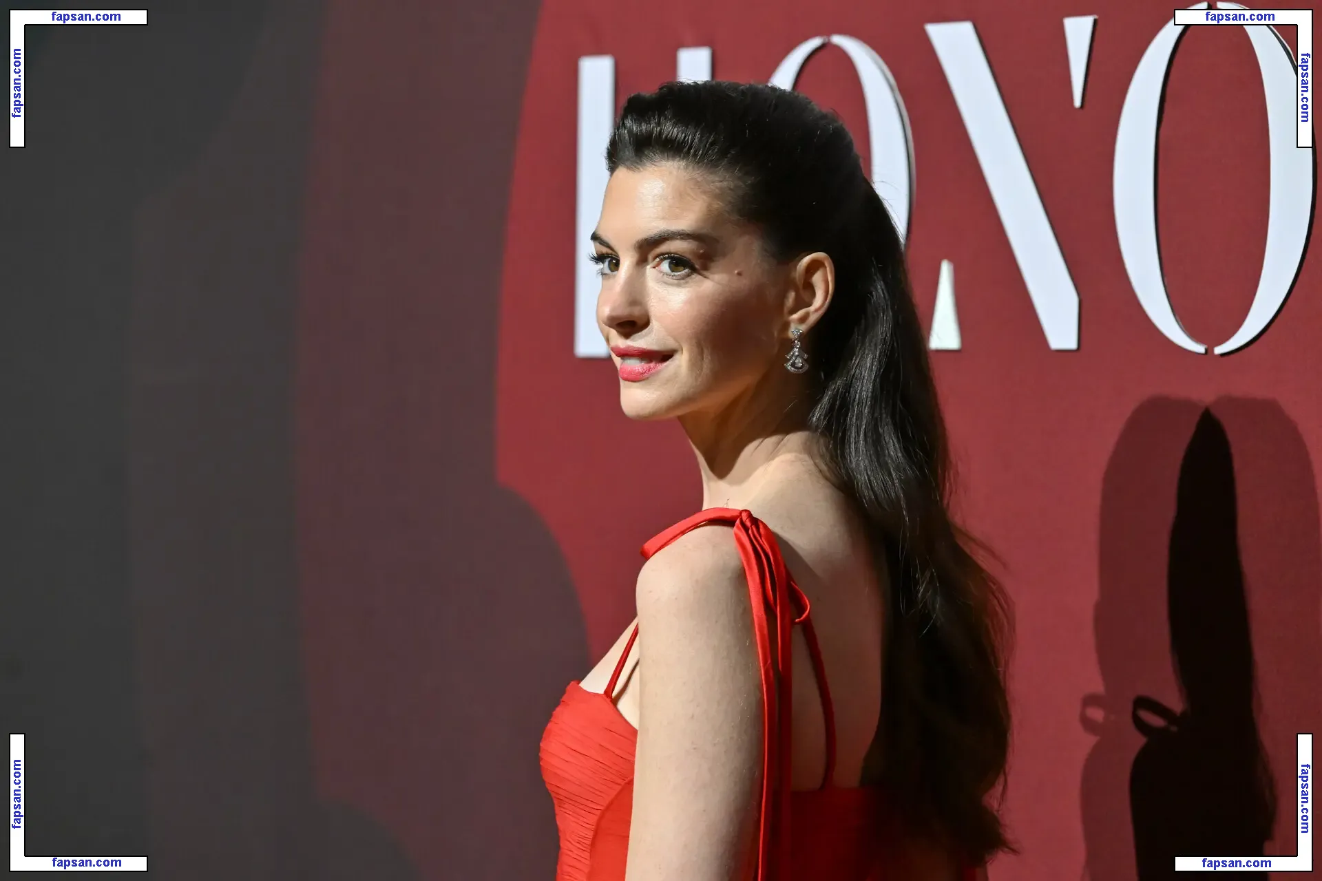 Anne Hathaway голая фото #2237 с Онлифанс