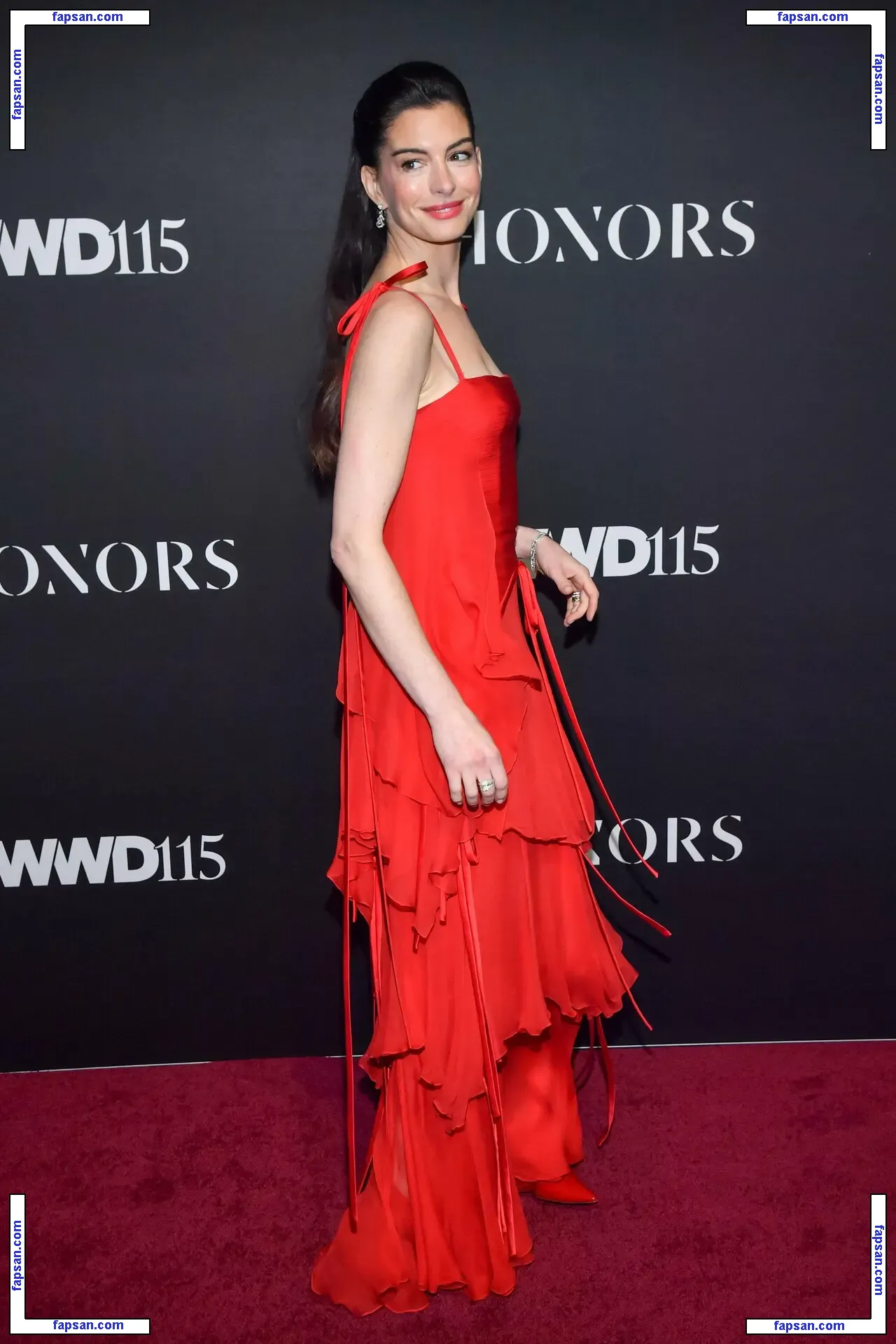 Anne Hathaway голая фото #2251 с Онлифанс