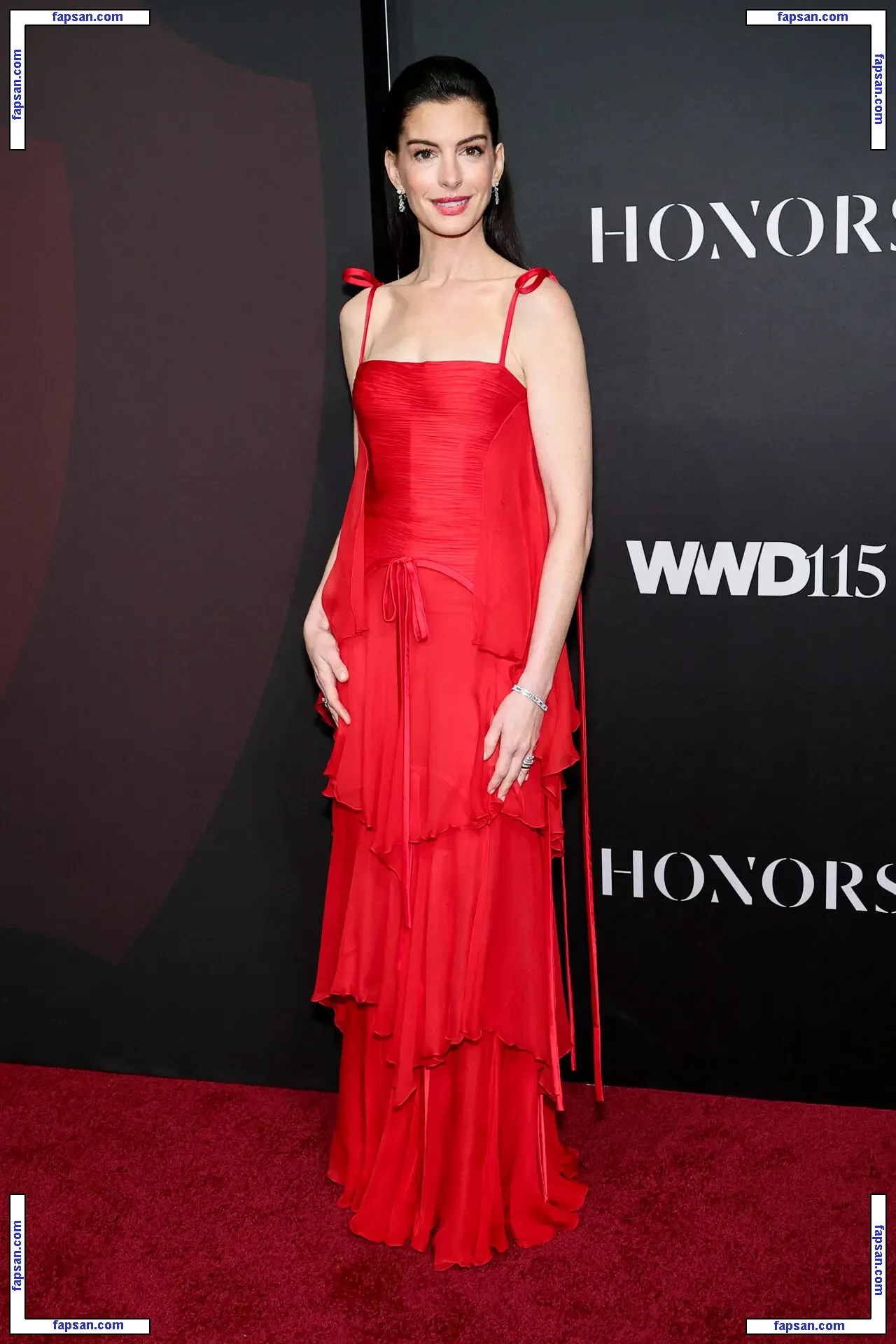 Anne Hathaway голая фото #2254 с Онлифанс