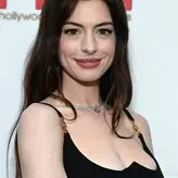 Anne Hathaway голая #2074