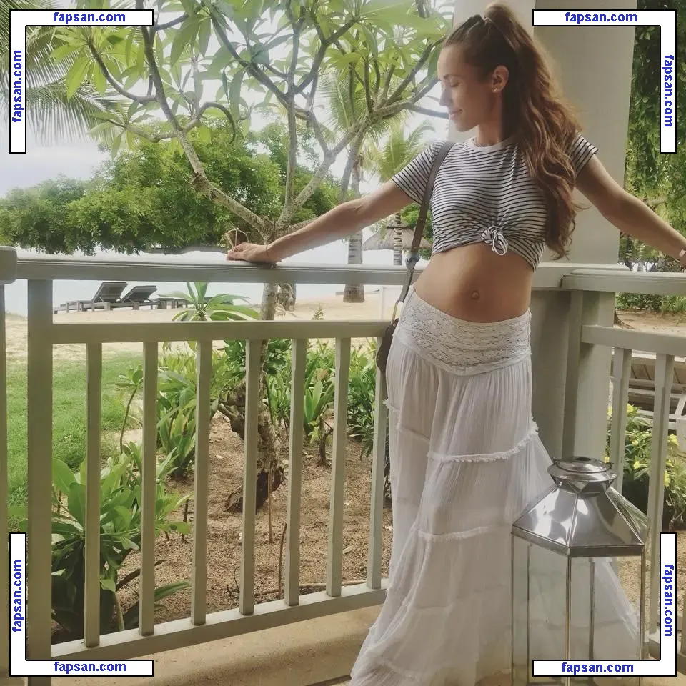 Annemarie Carpendale nude photo #0013 from OnlyFans