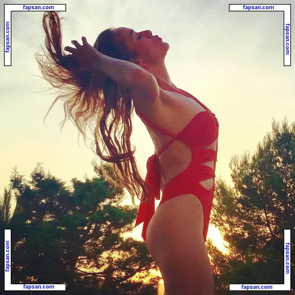 Annemarie Carpendale nude photo #0021 from OnlyFans