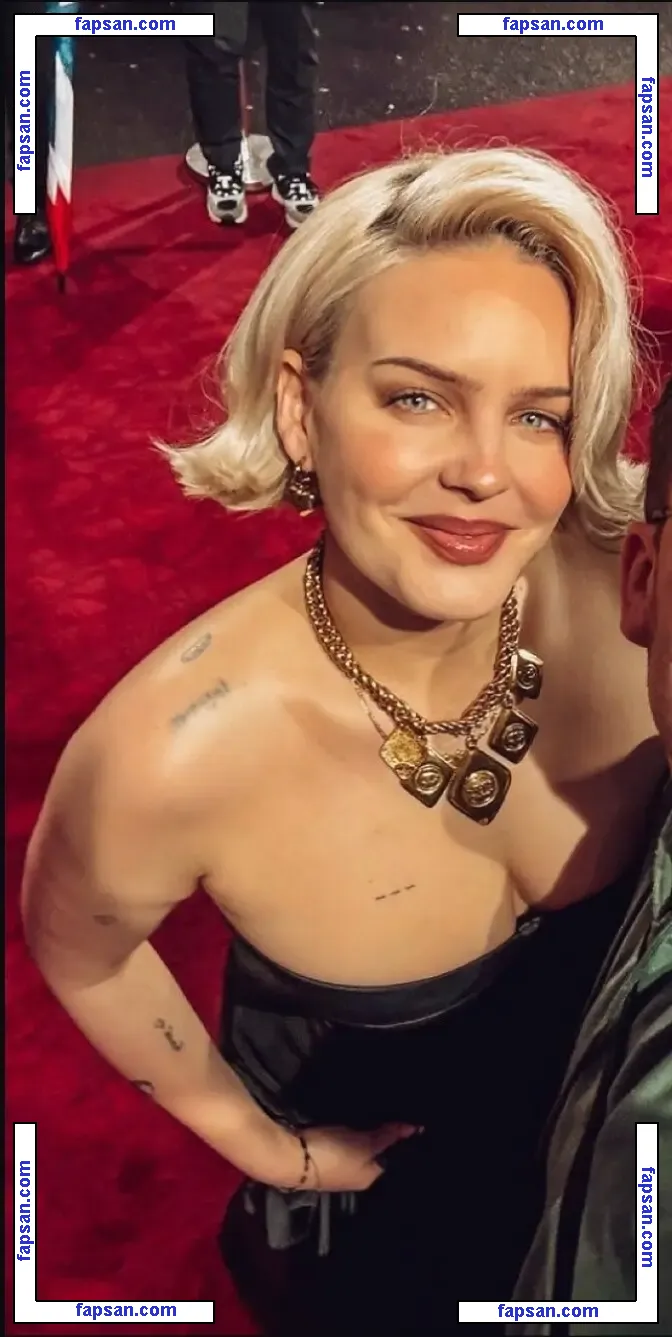 Annemarie nude photo #0102 from OnlyFans