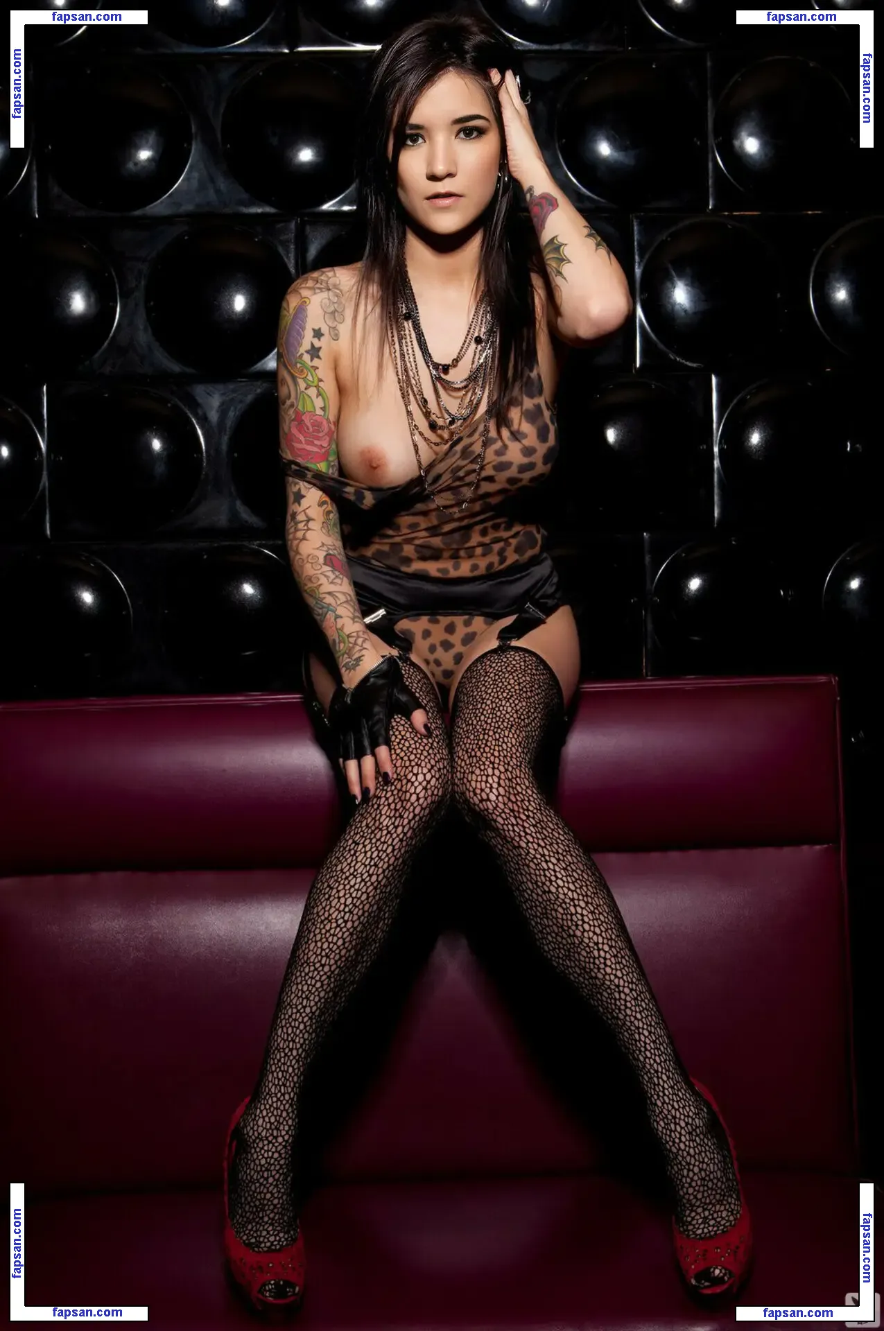 AnneMunition nude photo #0022 from OnlyFans