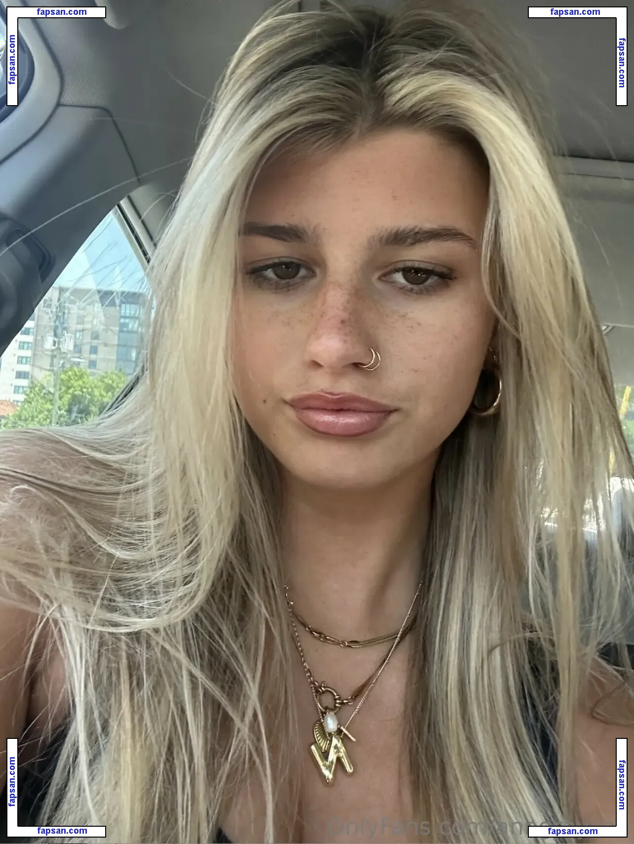 anngrayson nude photo #0003 from OnlyFans