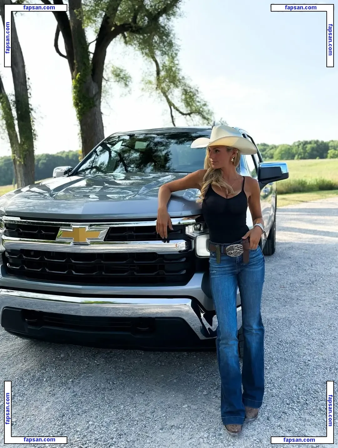 Annie Agar nude photo #0103 from OnlyFans