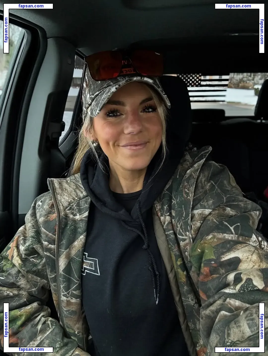 Annie Agar nude photo #0135 from OnlyFans