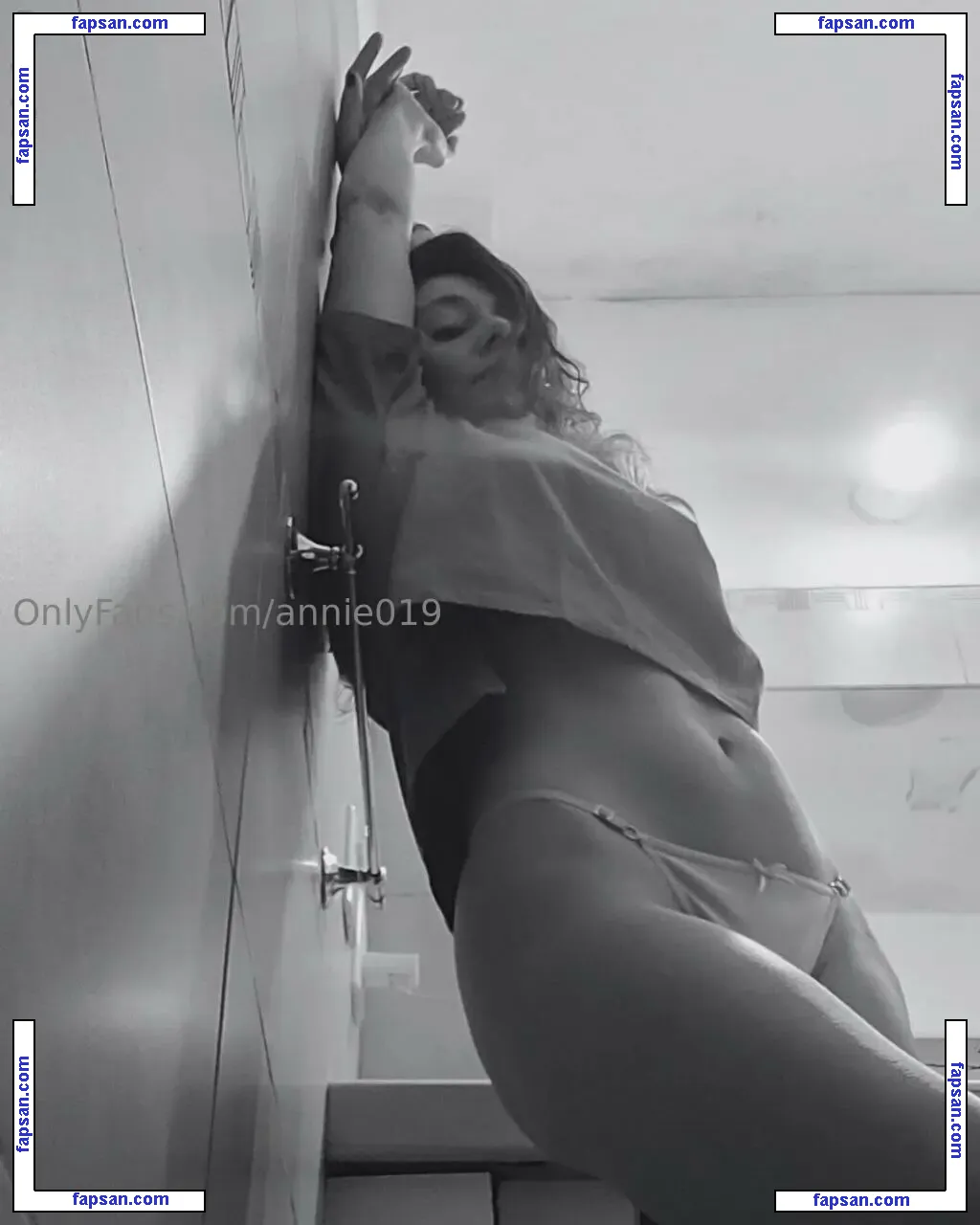 annie019 nude photo #0051 from OnlyFans