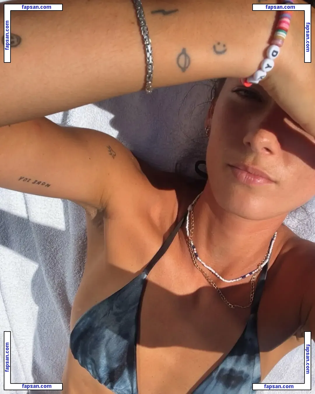 Annieplaysguitar голая фото #0019 с Онлифанс