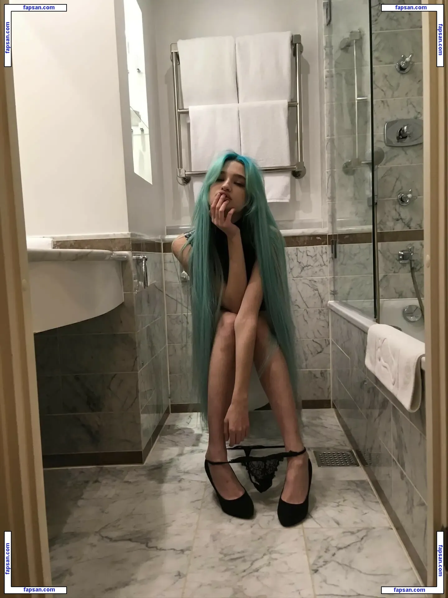 Anokhina Liza nude photo #0040 from OnlyFans