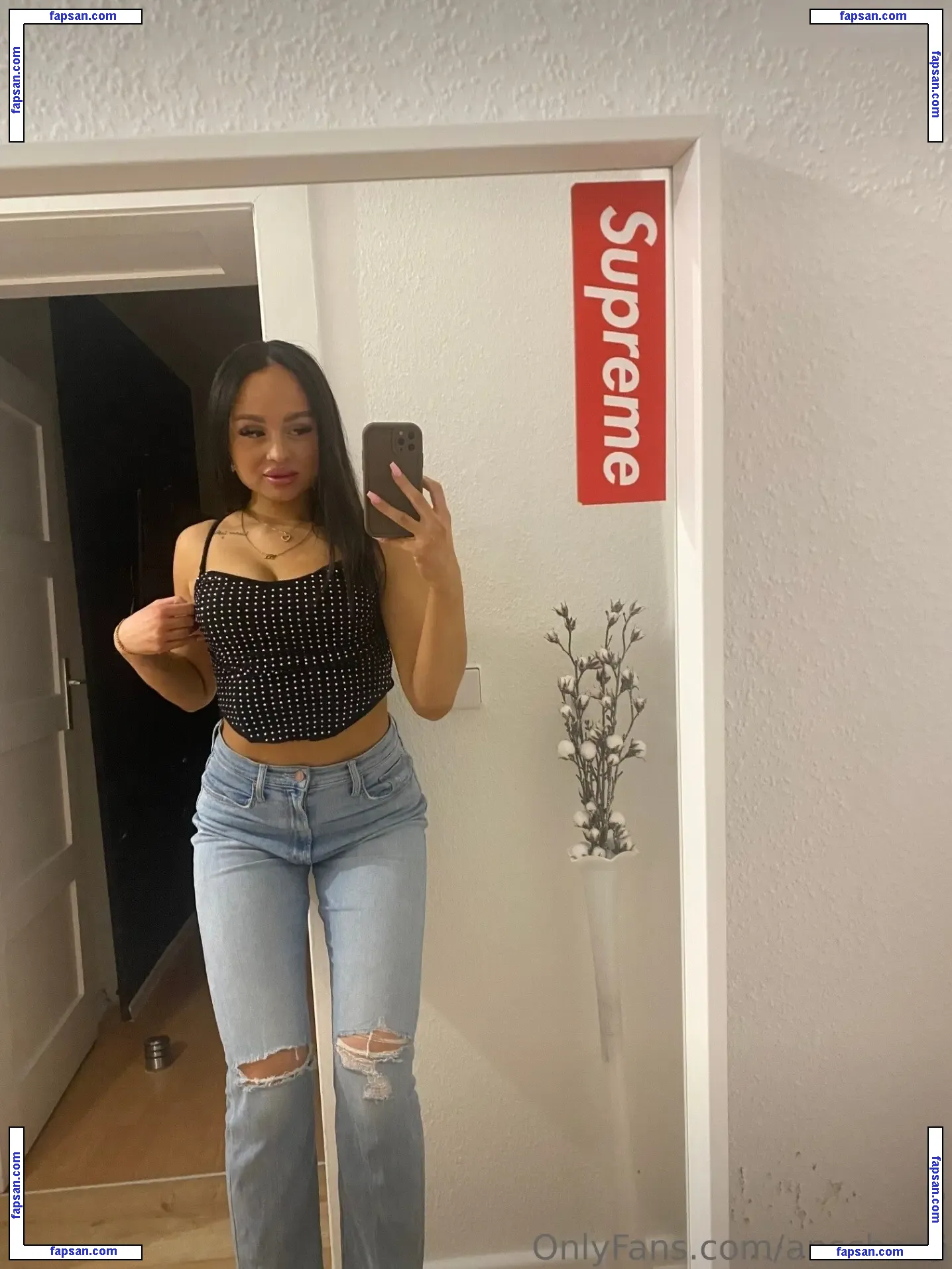 Anschaaa nude photo #0001 from OnlyFans