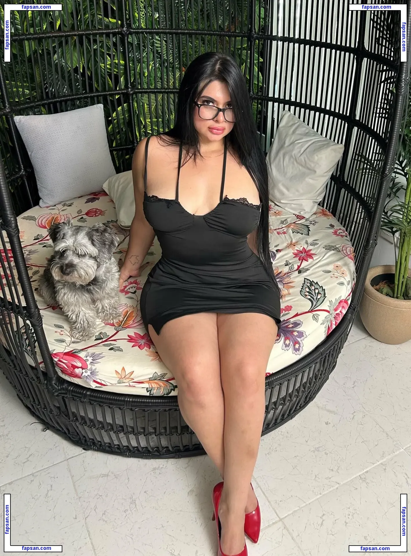 Antonella Jones голая фото #0023 с Онлифанс