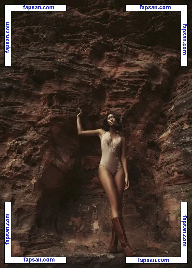 anuthida голая фото #0010 с Онлифанс