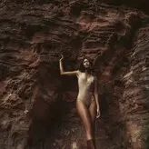 anuthida голая #0010