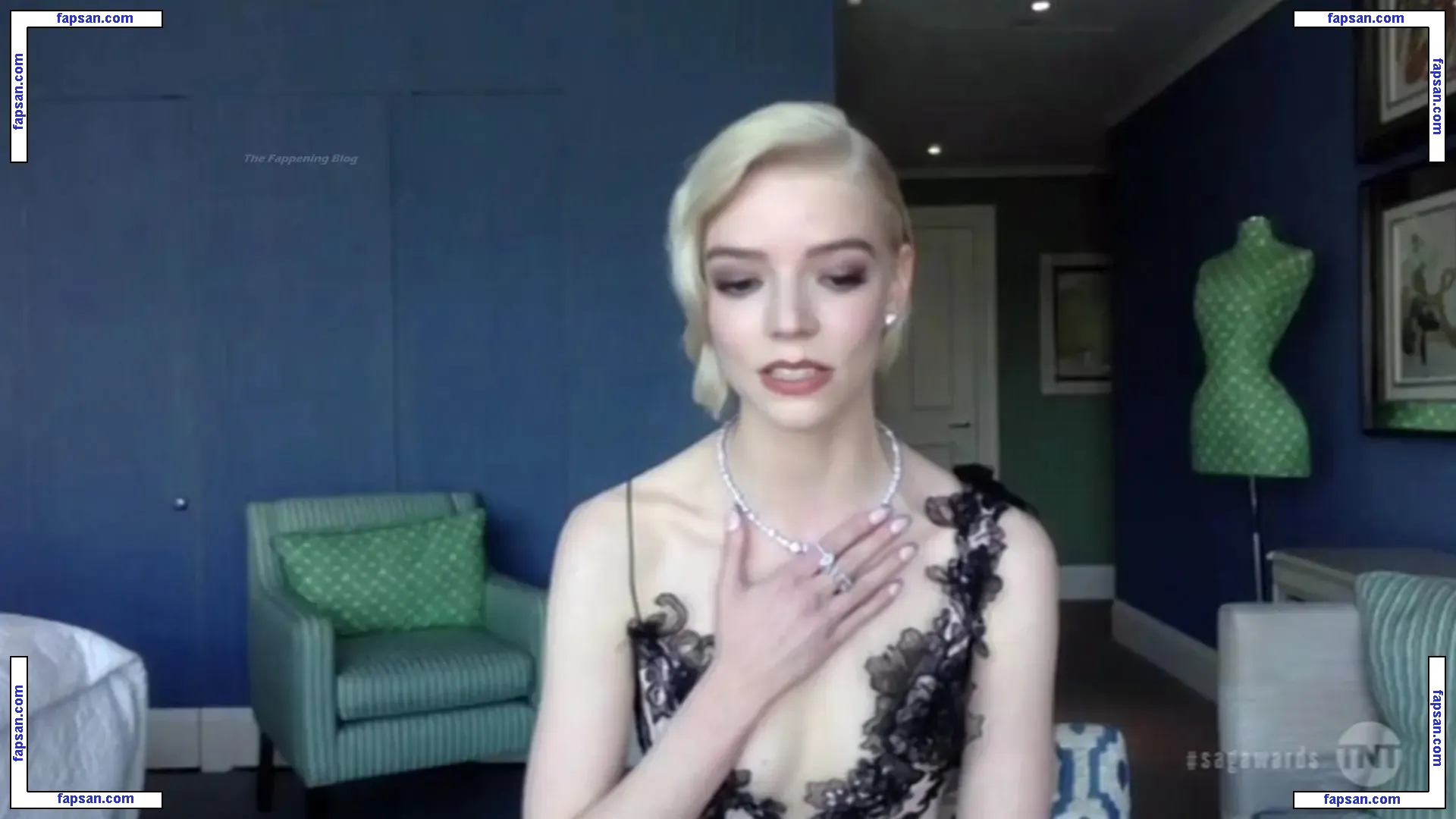Anya Taylor-Joy nude photo #0104 from OnlyFans