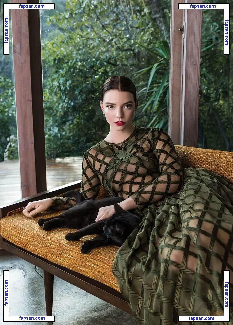 Anya Taylor-Joy nude photo #0302 from OnlyFans