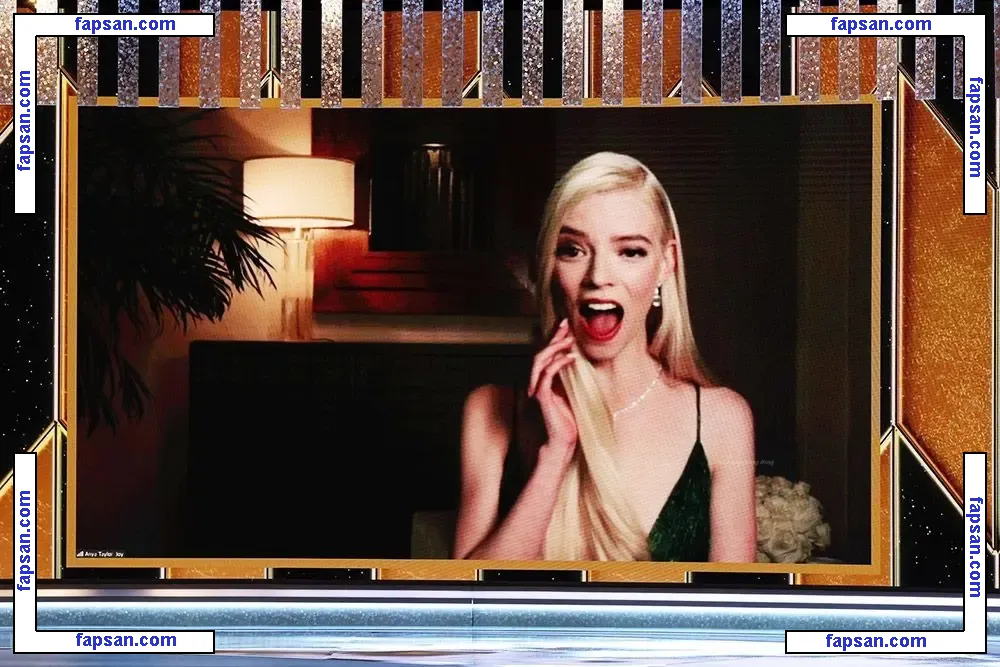 Anya Taylor-Joy nude photo #0327 from OnlyFans