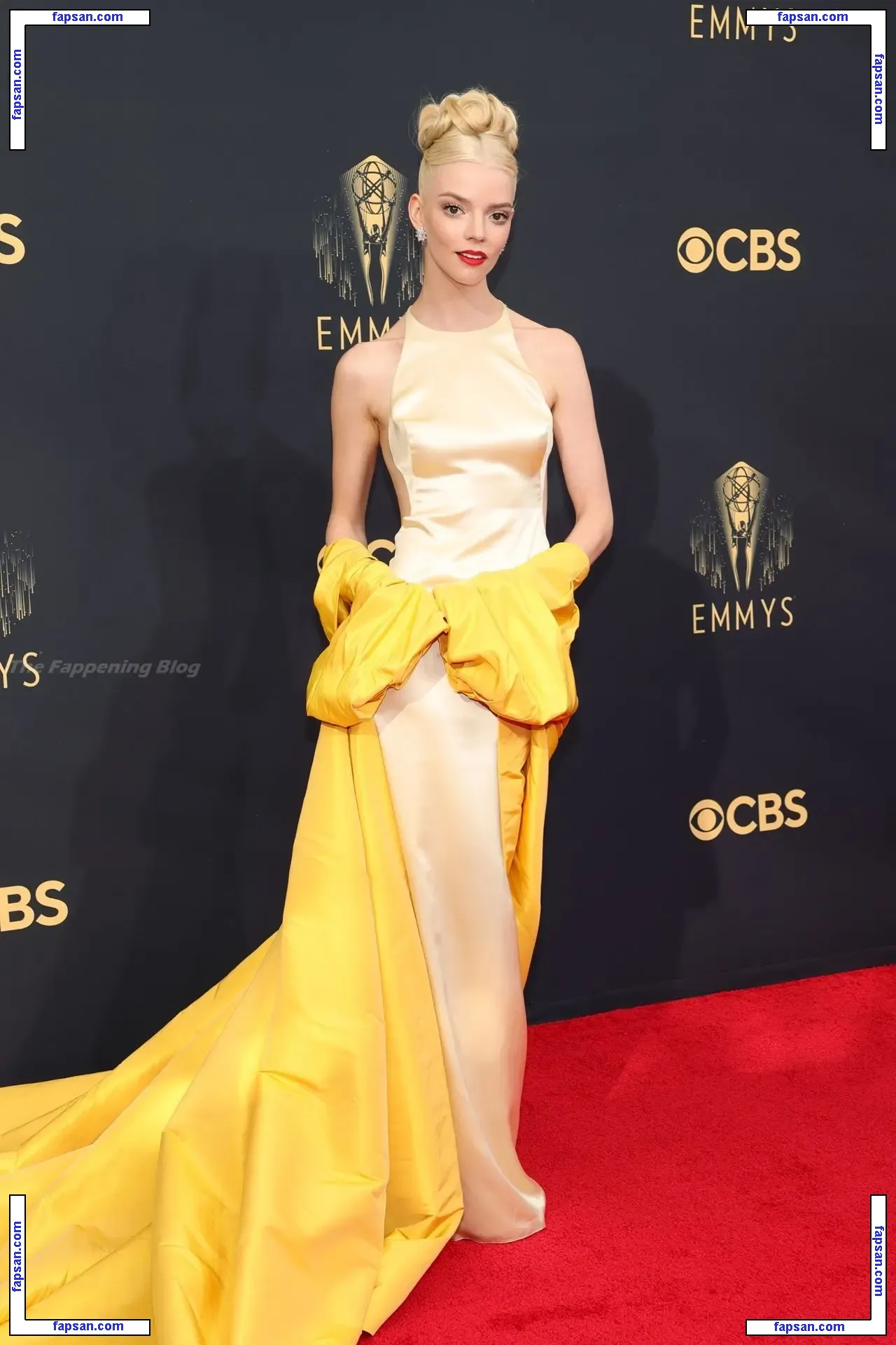 Anya Taylor-Joy nude photo #0599 from OnlyFans