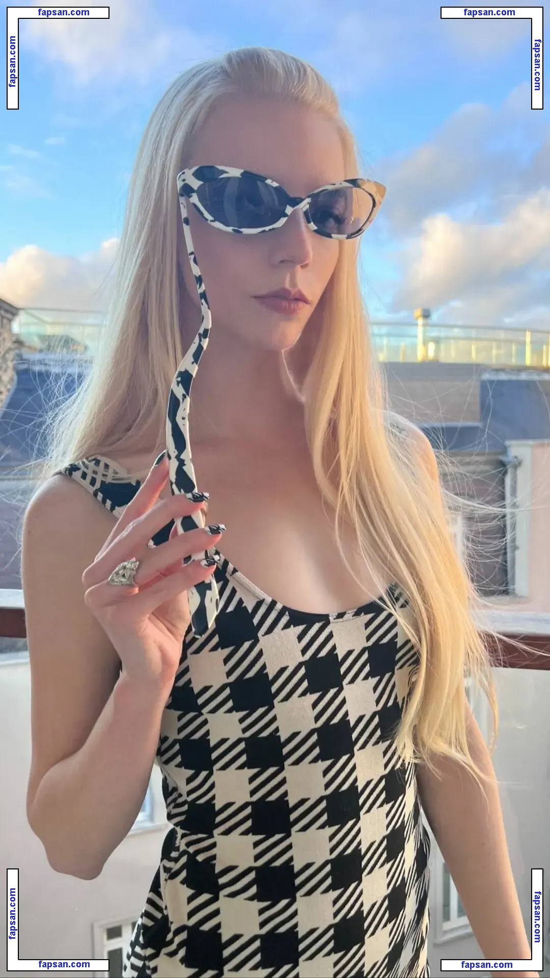 Anya Taylor-Joy nude photo #1109 from OnlyFans
