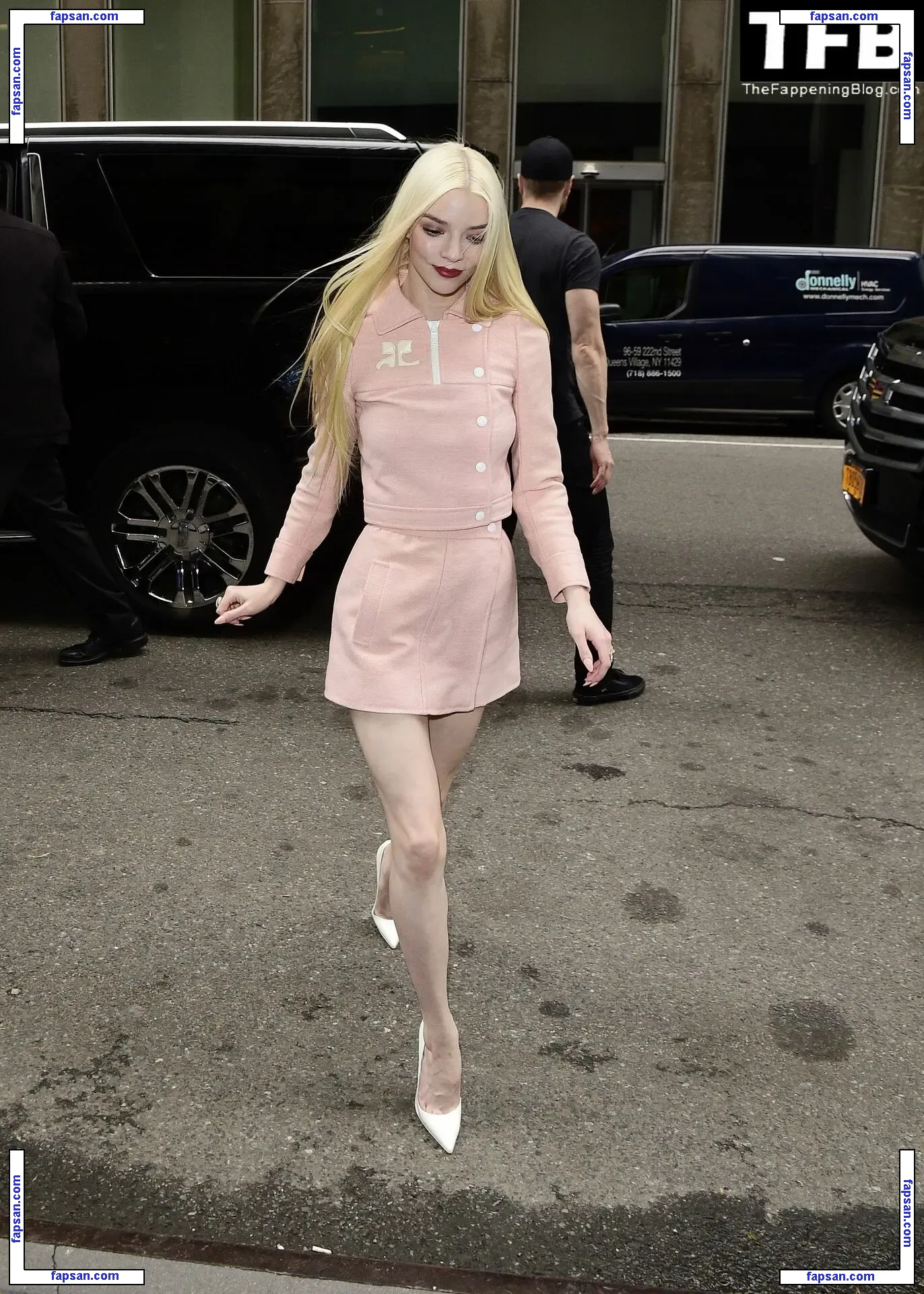 Anya Taylor-Joy nude photo #1365 from OnlyFans