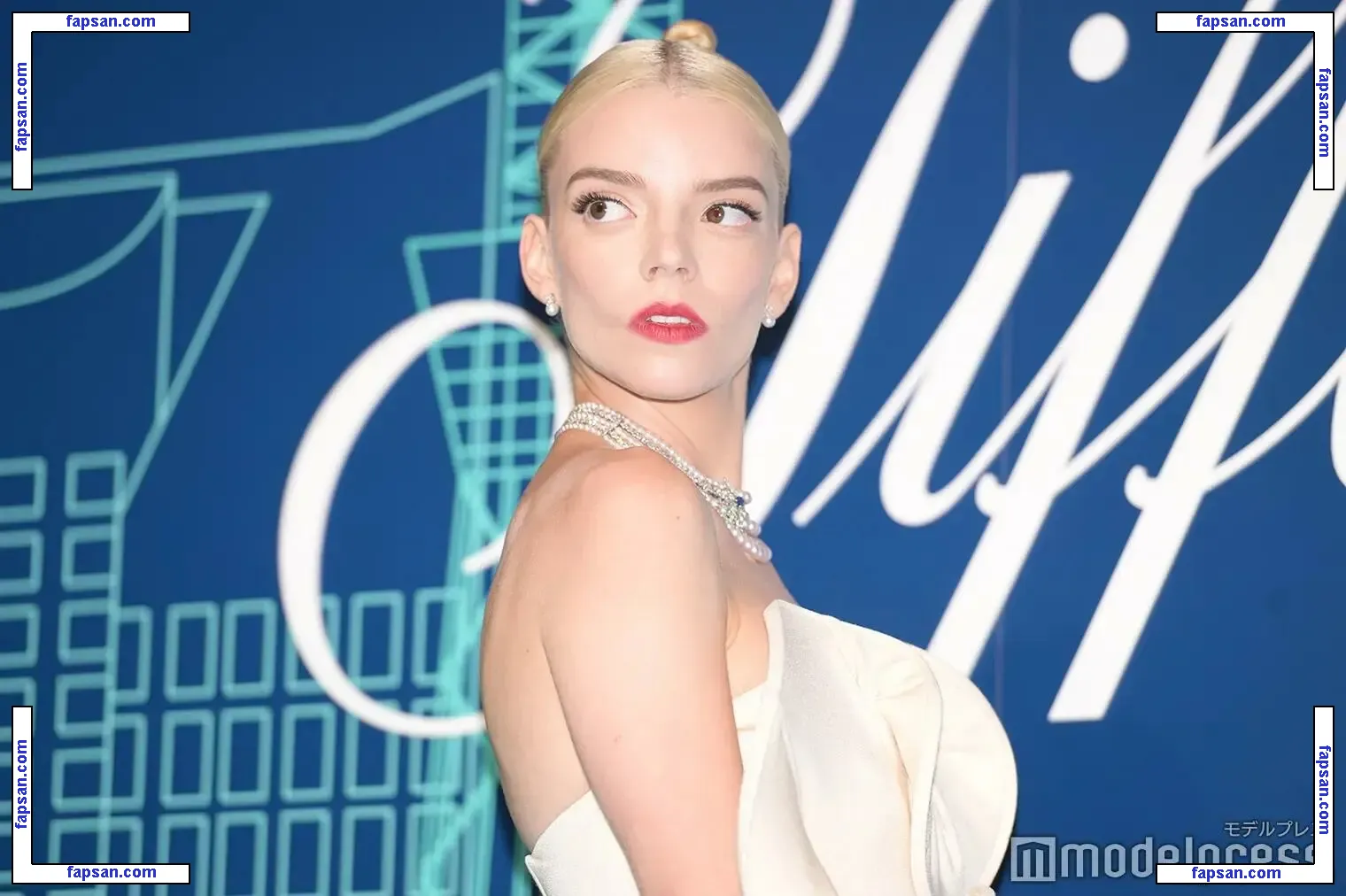 Anya Taylor-Joy nude photo #2015 from OnlyFans