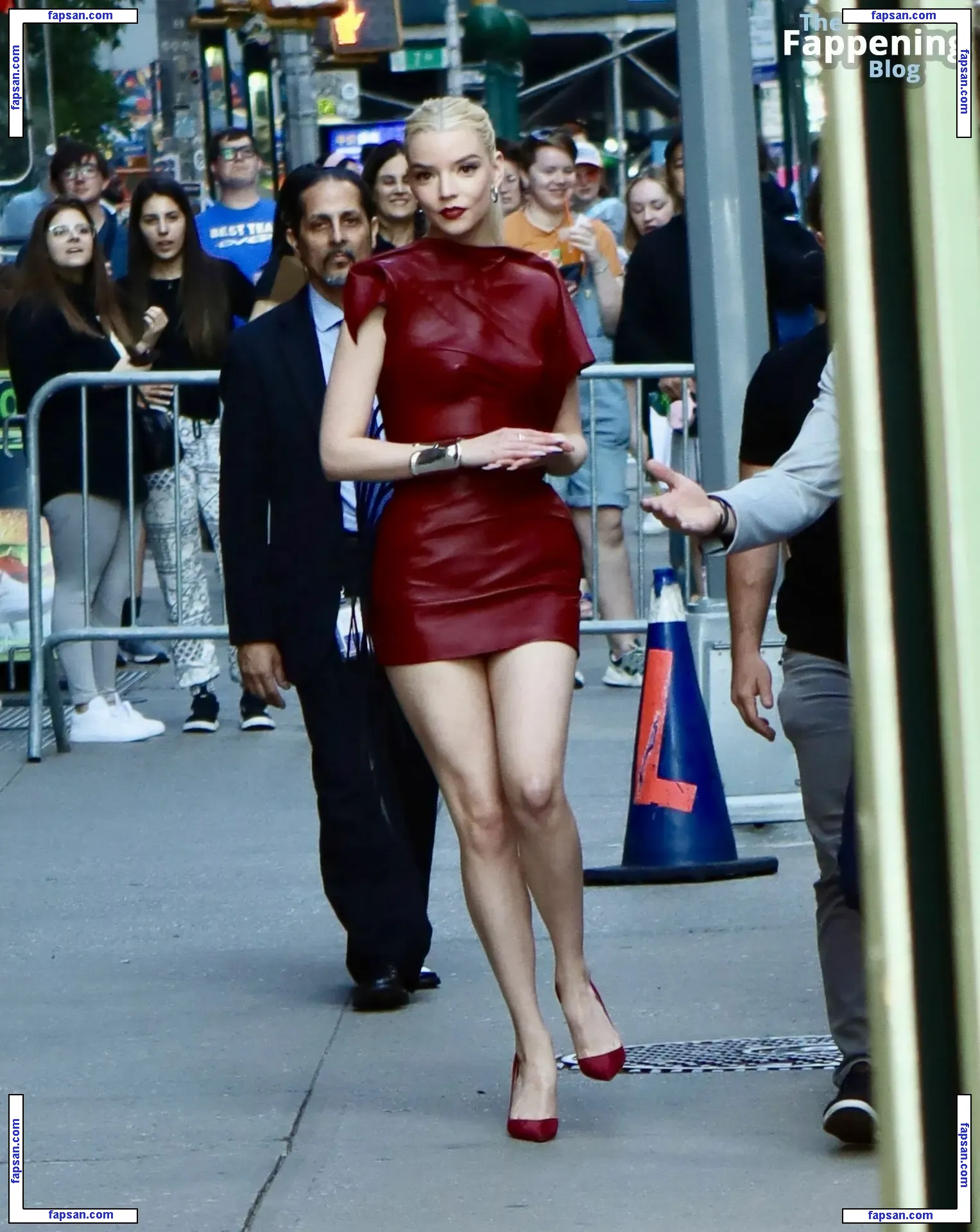 Anya Taylor-Joy nude photo #2859 from OnlyFans