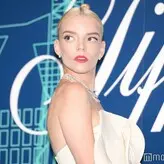 Anya Taylor-Joy nude #2015