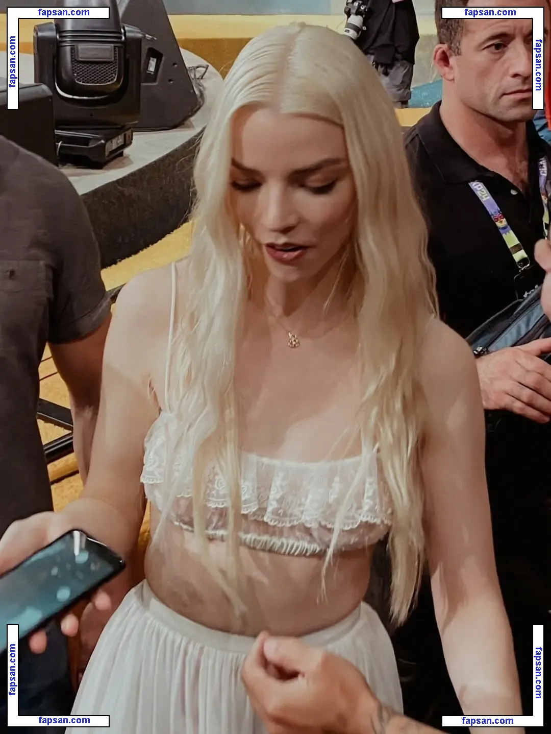 Anya Taylor-Joy голая фото #3776 с Онлифанс