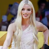 Anya Taylor-Joy голая #3766