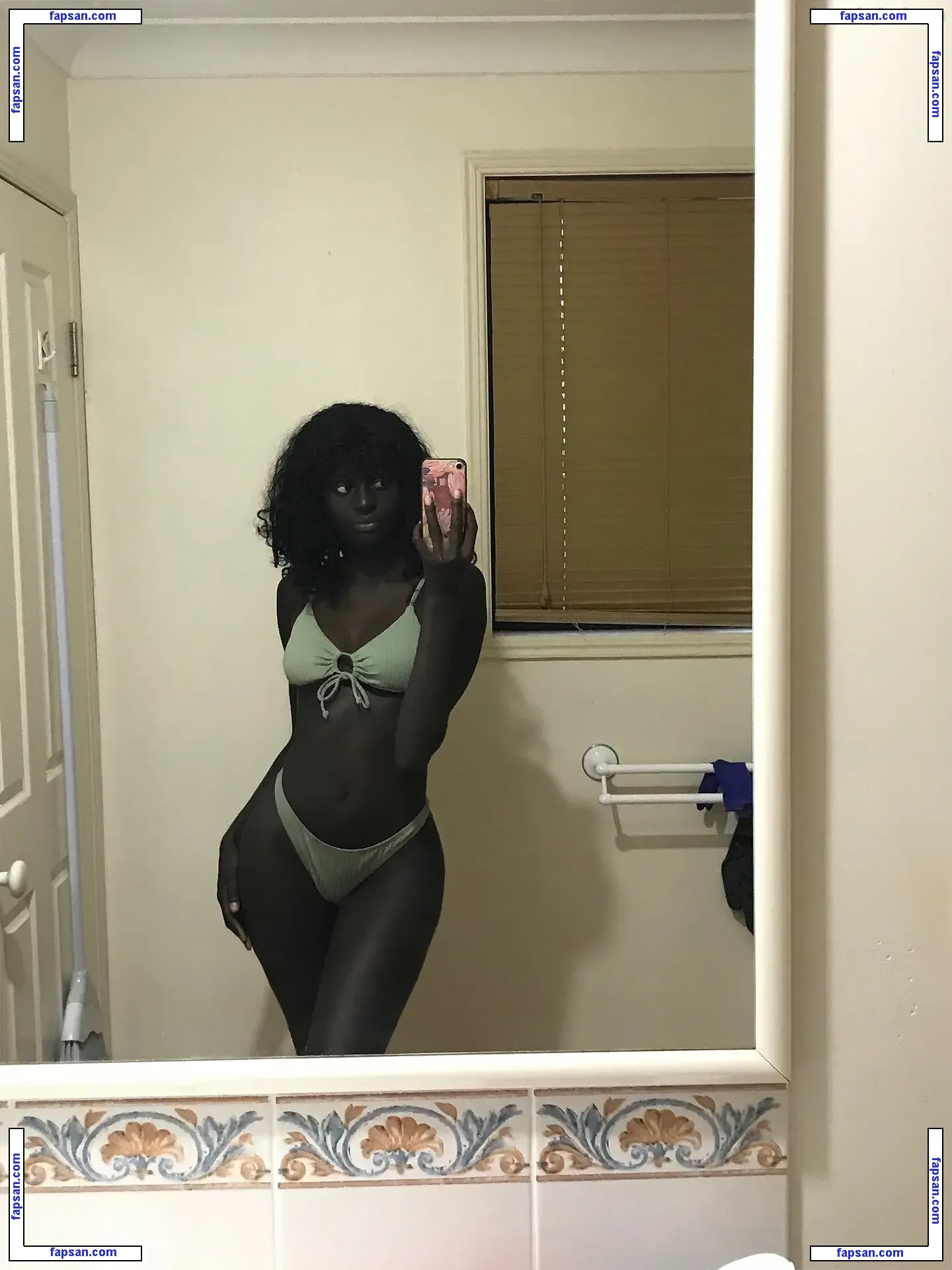 Anyang Deng nude photo #0007 from OnlyFans