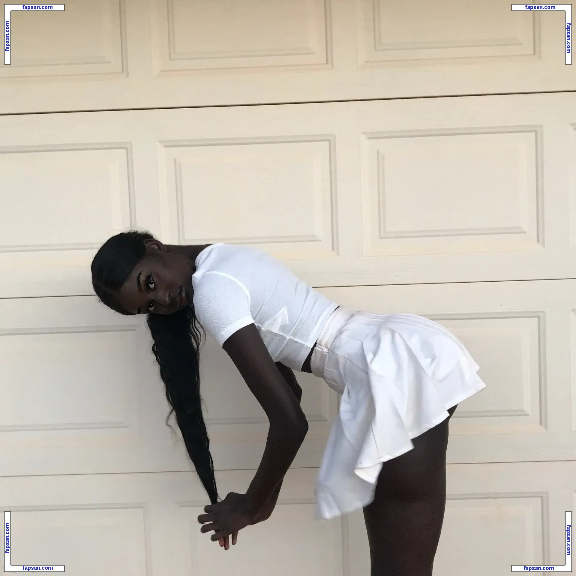 Anyang Deng nude photo #0029 from OnlyFans