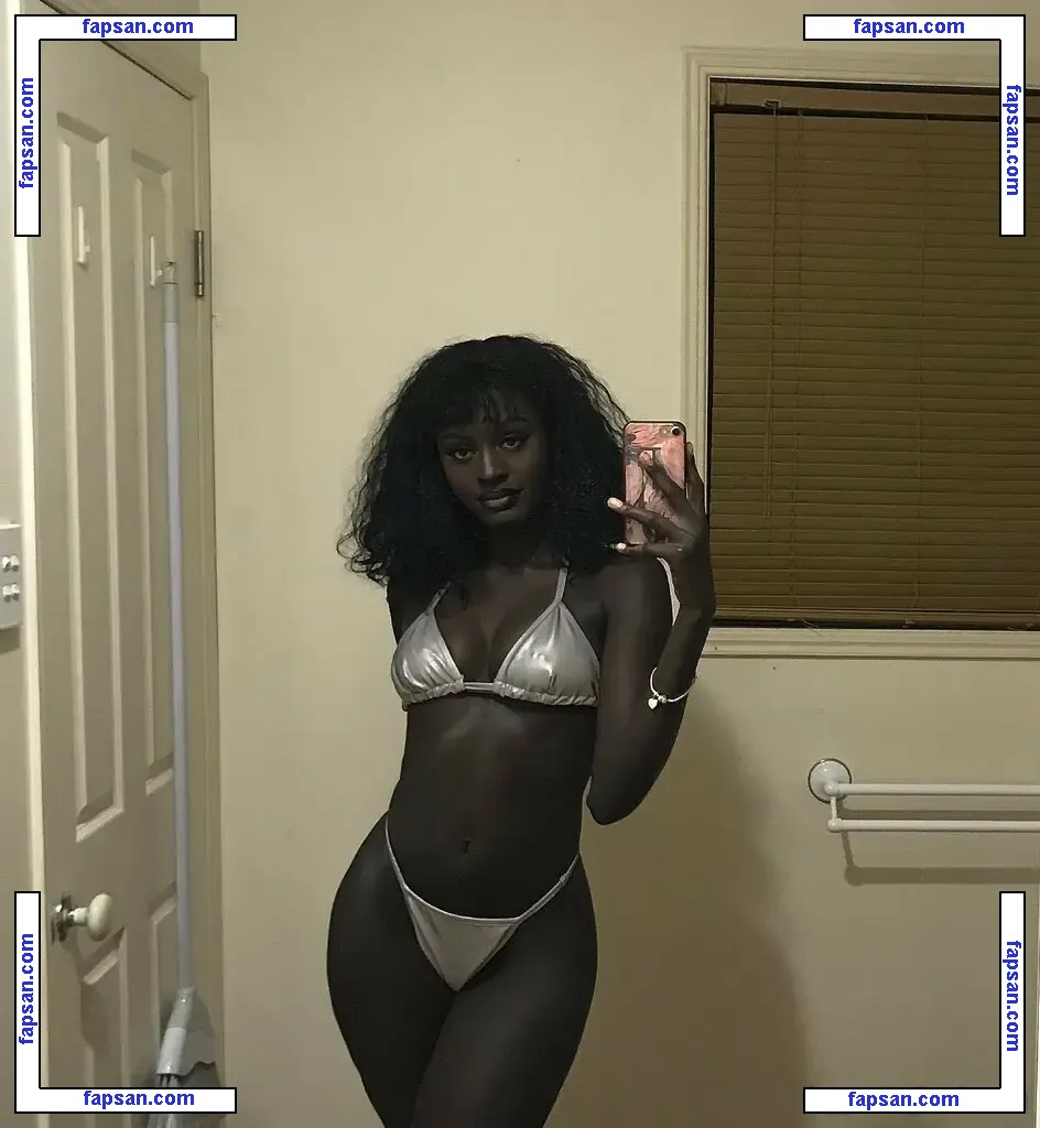 Anyang Deng nude photo #0031 from OnlyFans