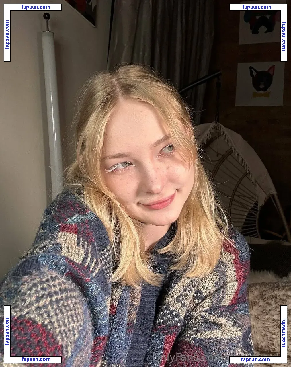 anyutka_18 nude photo #0003 from OnlyFans