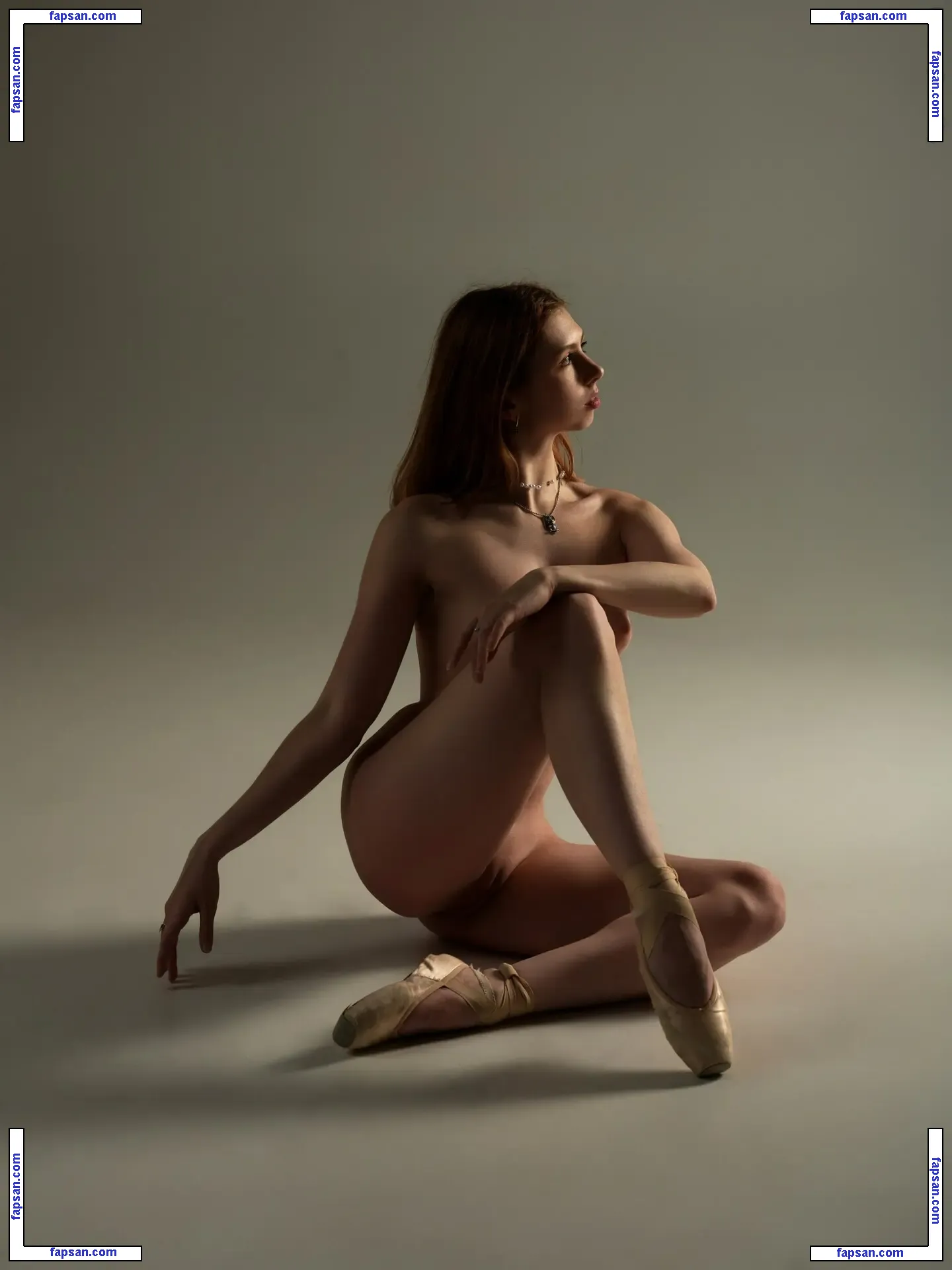 aphralina голая фото #0004 с Онлифанс