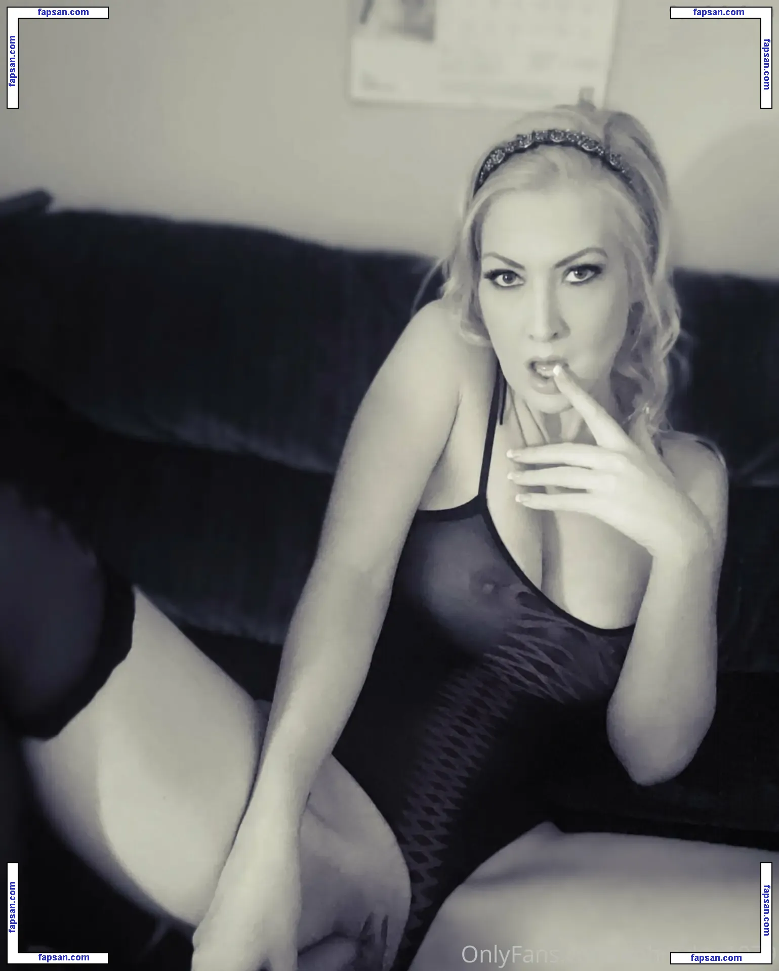 Aphrodite_1979 голая фото #0048 с Онлифанс