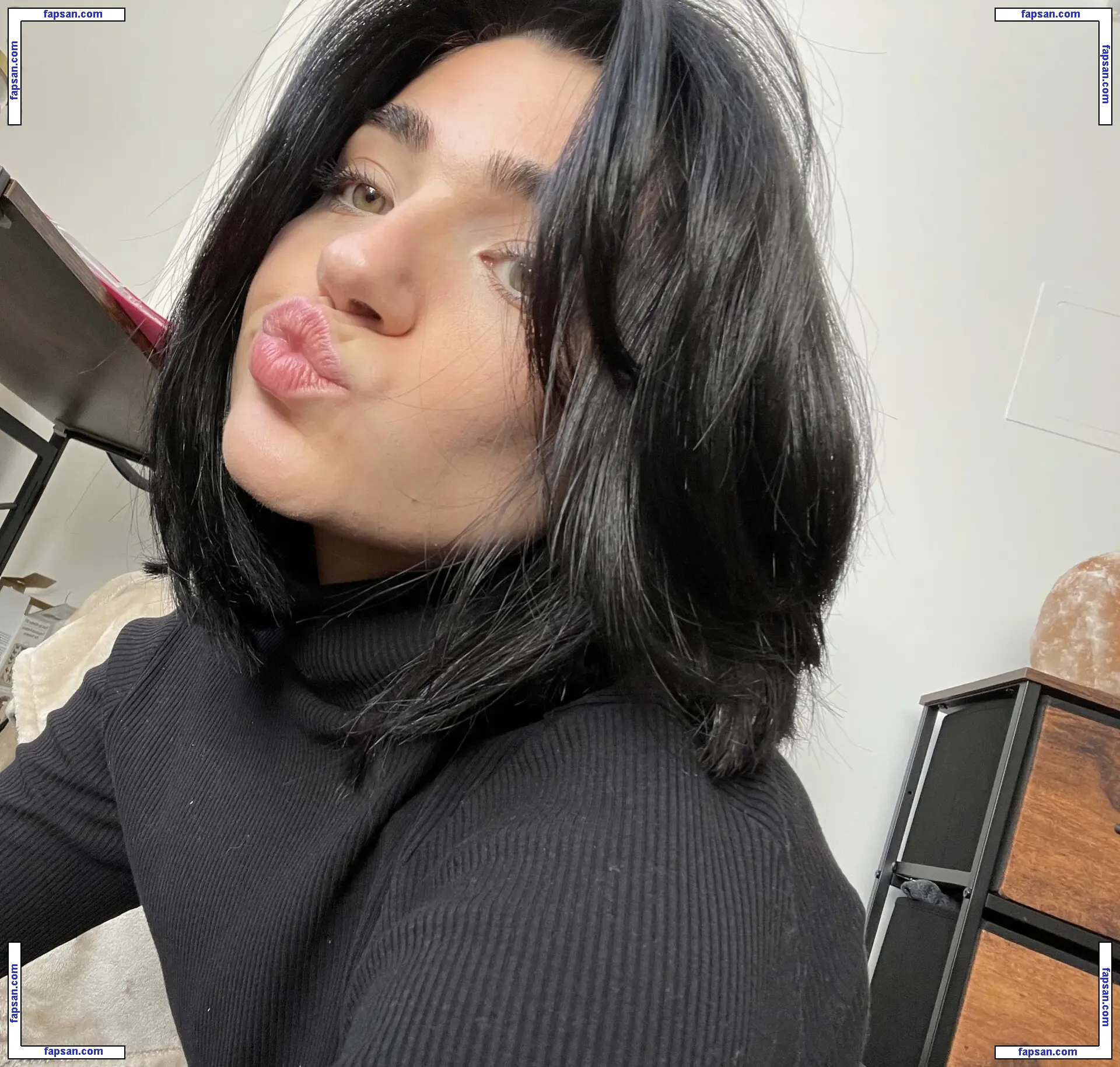 apinky98 nude photo #0022 from OnlyFans