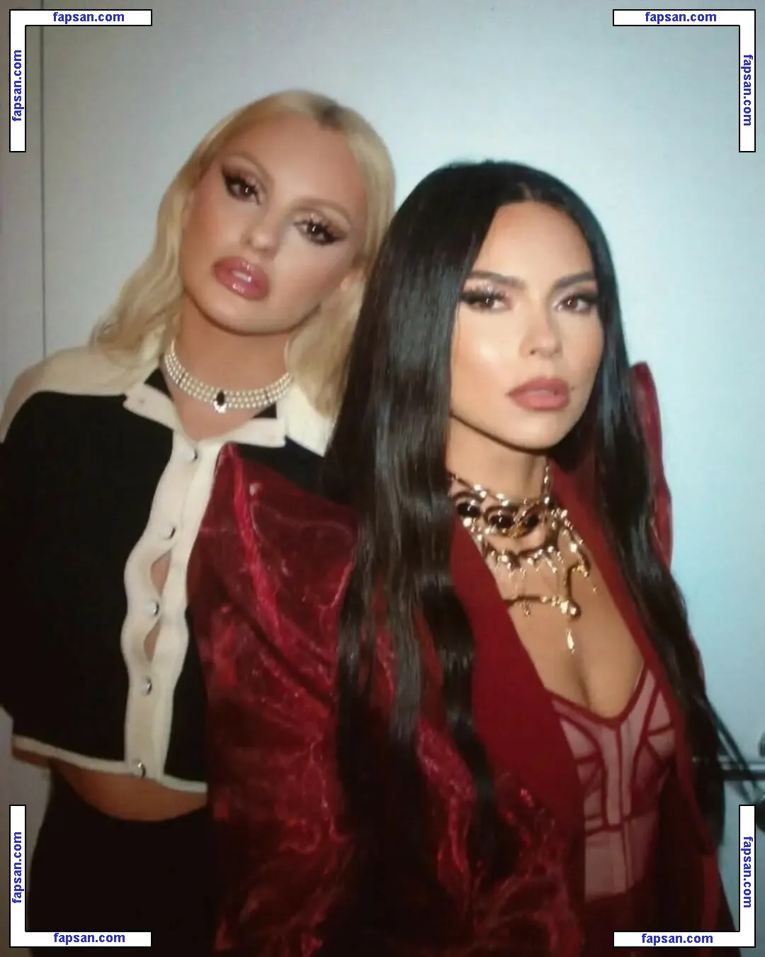 Apostoleanu nude photo #0203 from OnlyFans