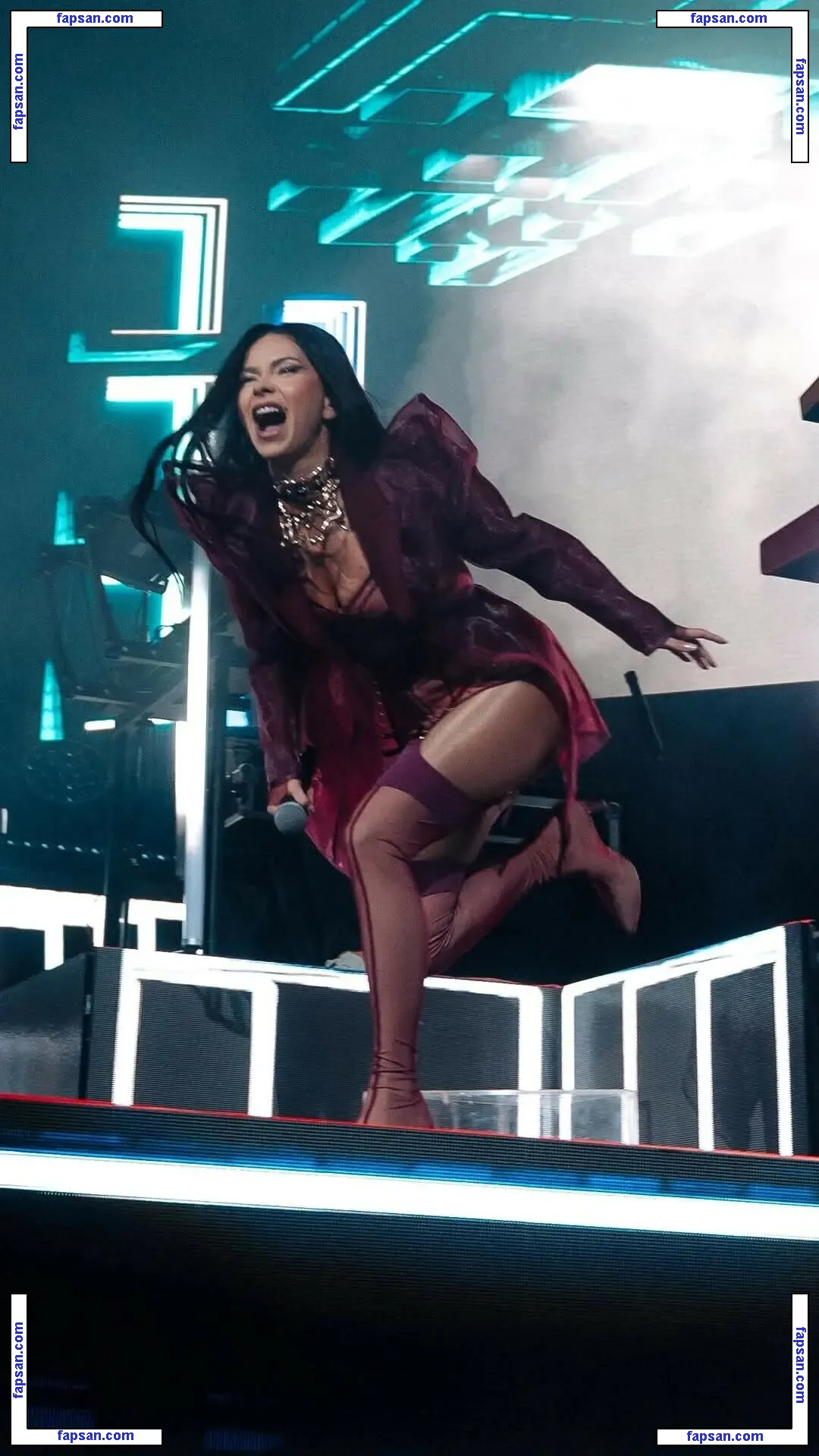 Apostoleanu nude photo #0207 from OnlyFans