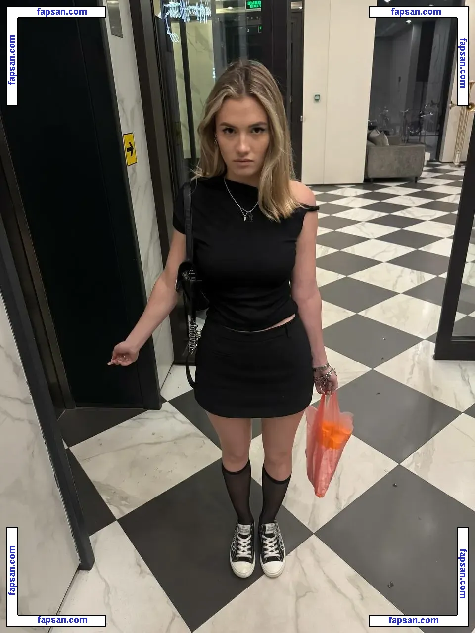 Appolix голая фото #0001 с Онлифанс