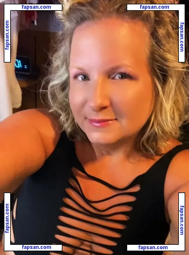 April Blondie nude photo #0003 from OnlyFans