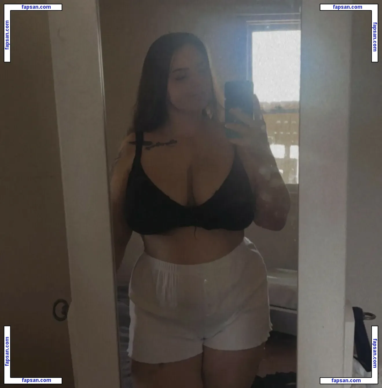 April_Mikaela nude photo #0005 from OnlyFans