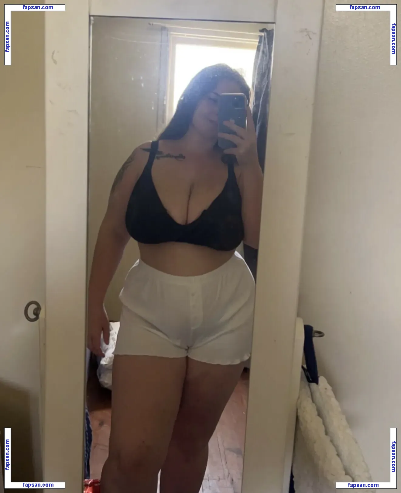 April_Mikaela nude photo #0006 from OnlyFans