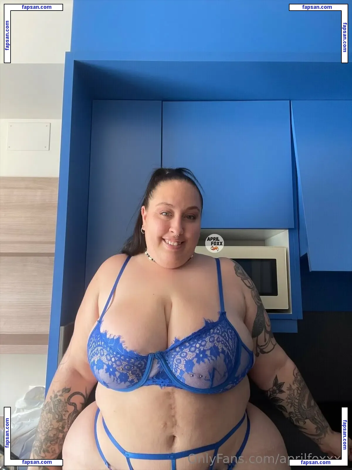 aprilfoxxxx nude photo #0187 from OnlyFans