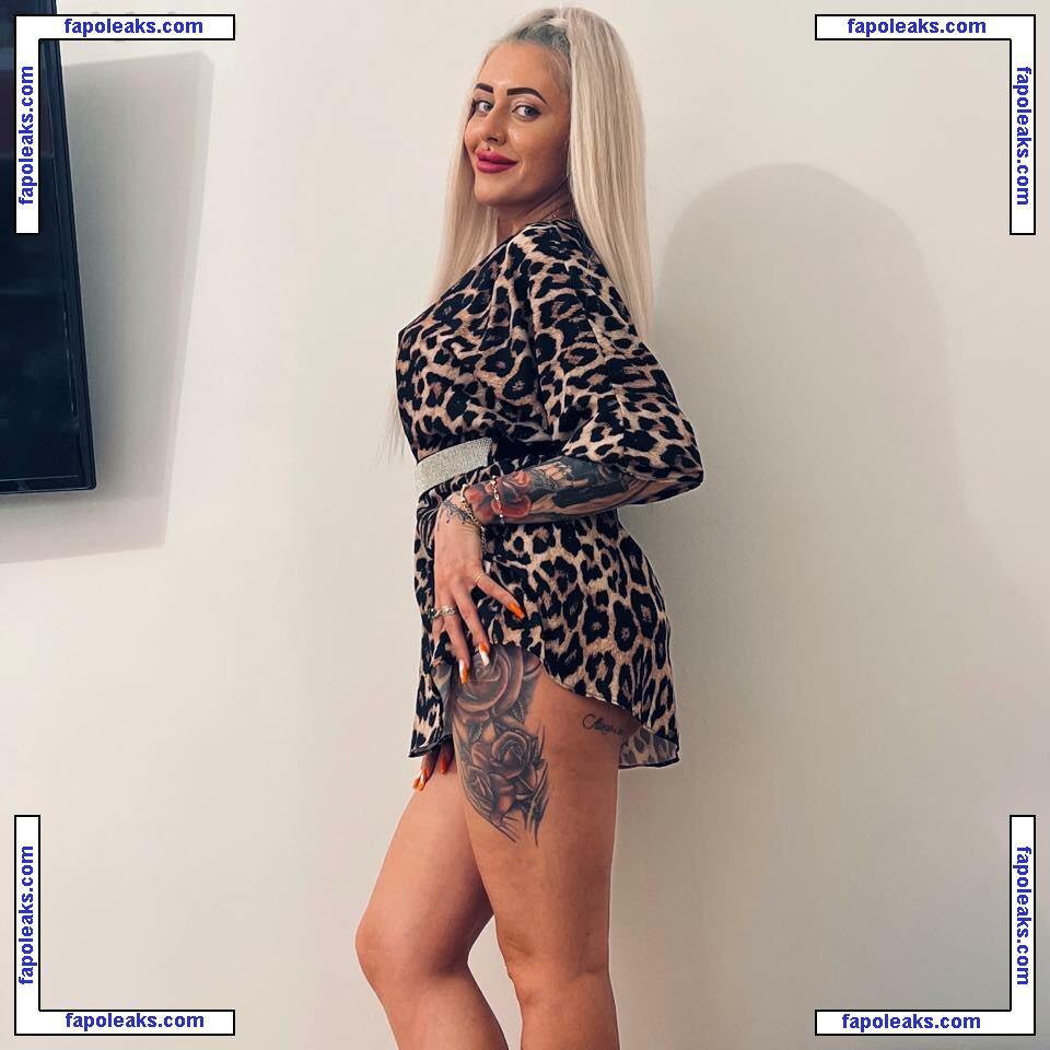 aquene_isabell / aquenemusic nude photo #0005 from OnlyFans