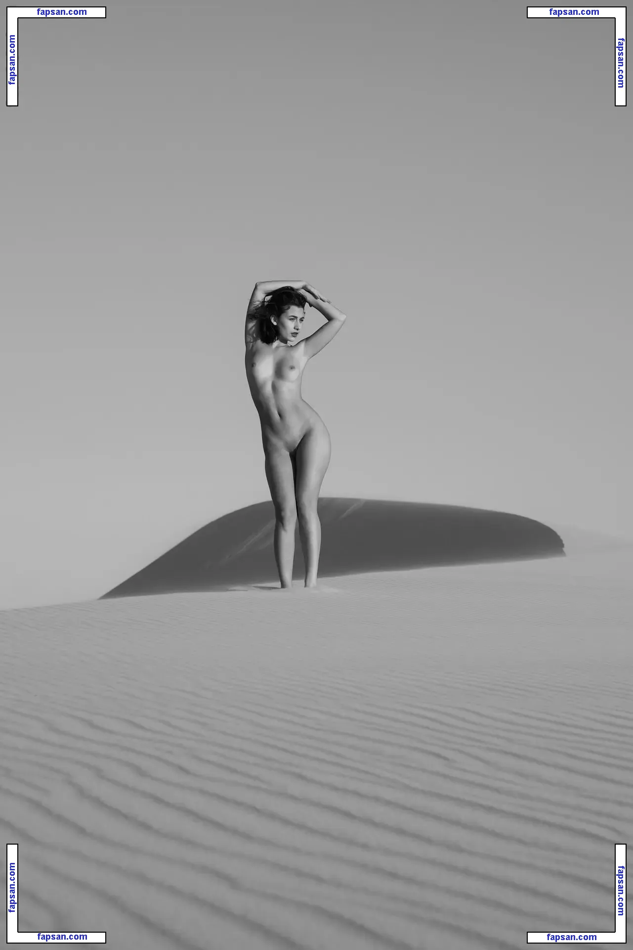 aramacamelia голая фото #0001 с Онлифанс