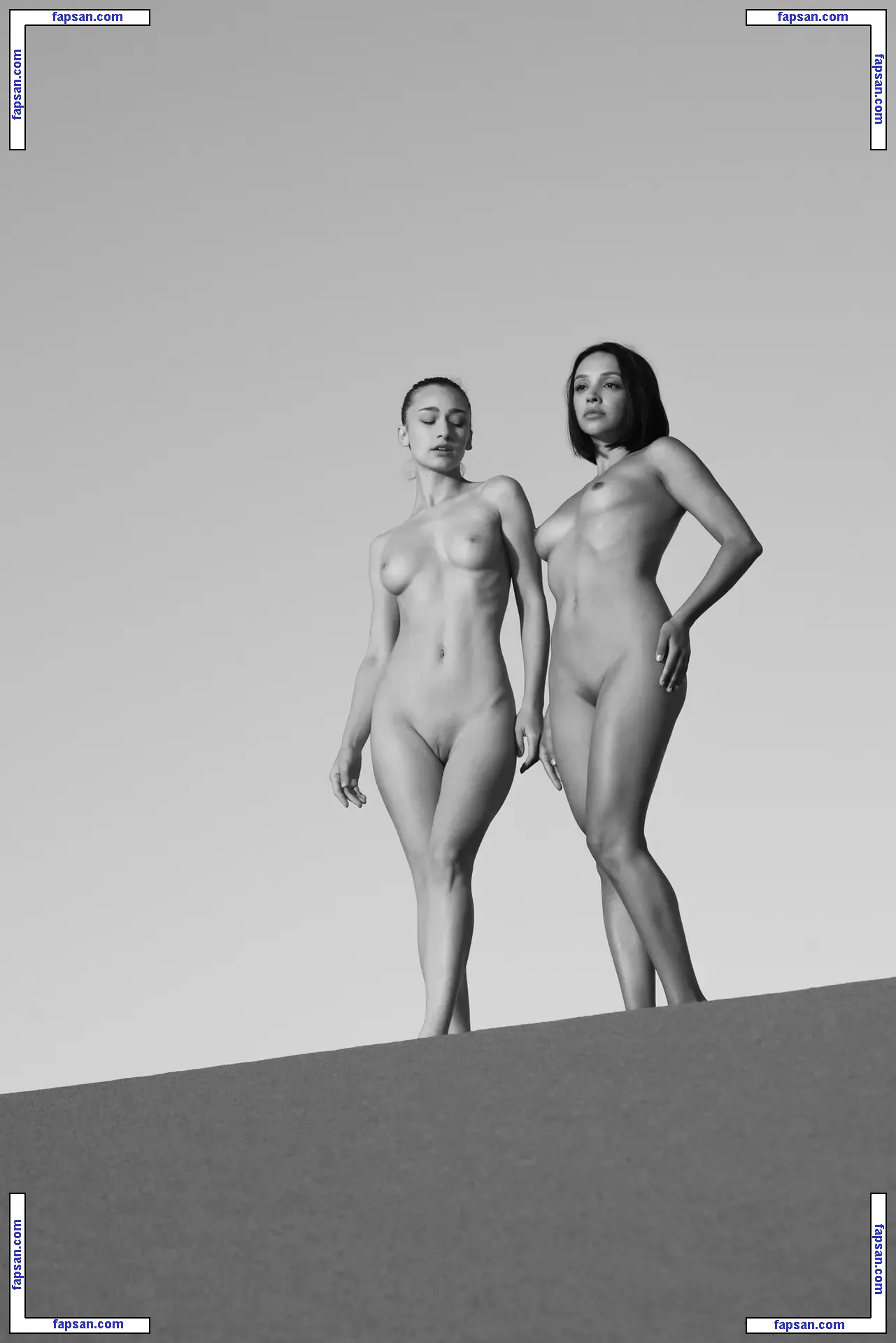 aramacamelia голая фото #0012 с Онлифанс